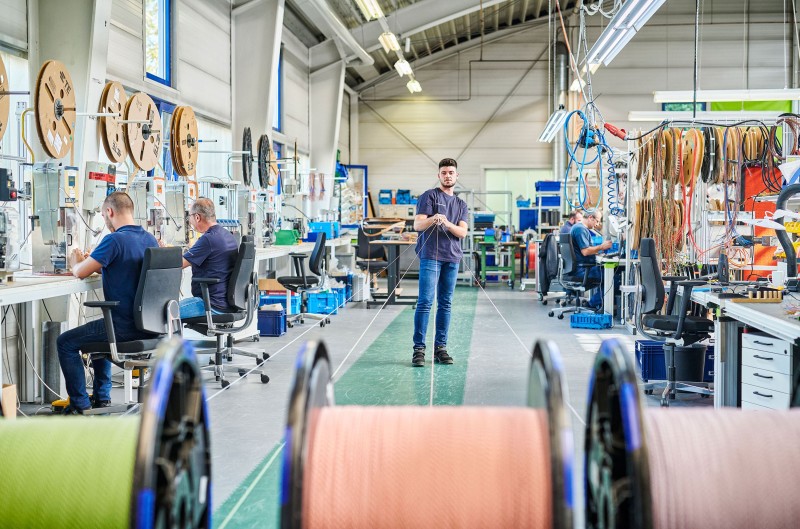 Maschinen & Werkzeuge für die Kabelsatzfertigung