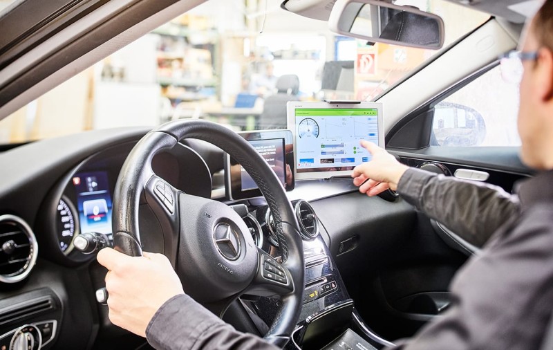 Mit Restbussimulation das Zusammenspiel der Steuergeräte im gesamten Fahrzeugnetz simulieren.